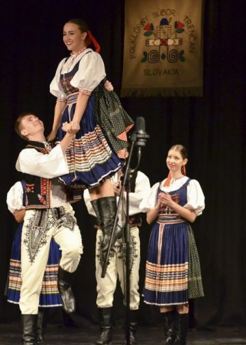 Folklórny súbor Trenčan